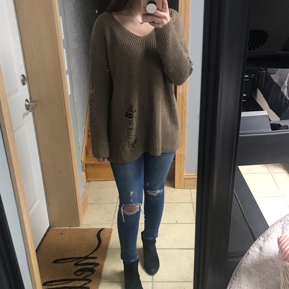 Distressed Sweater - Picture 3 of 7